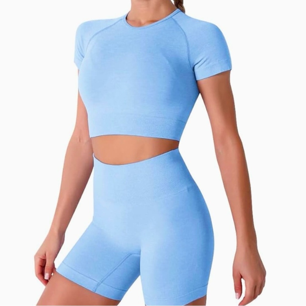 AMAZON 2 Piece Blue Short Sleeve Workout Set